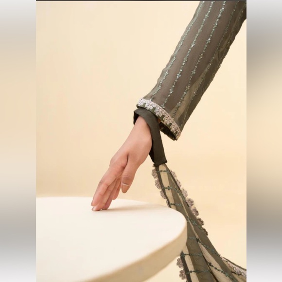 Agha Jaan Pakistani designer suit size M - Picture 5 of 9